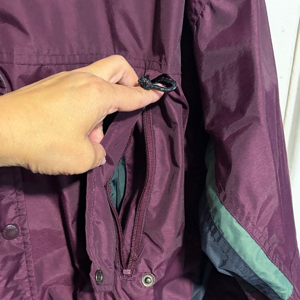 Columbia Women's Deep Burgundy and Forest Green Ski Jacket - Picture 5 of 13